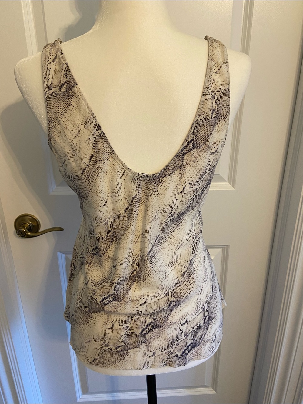 Babaton Snake Print Beige and Grey 💯% Silk V-Neck Camisole. Size Medium. - Picture 5 of 9